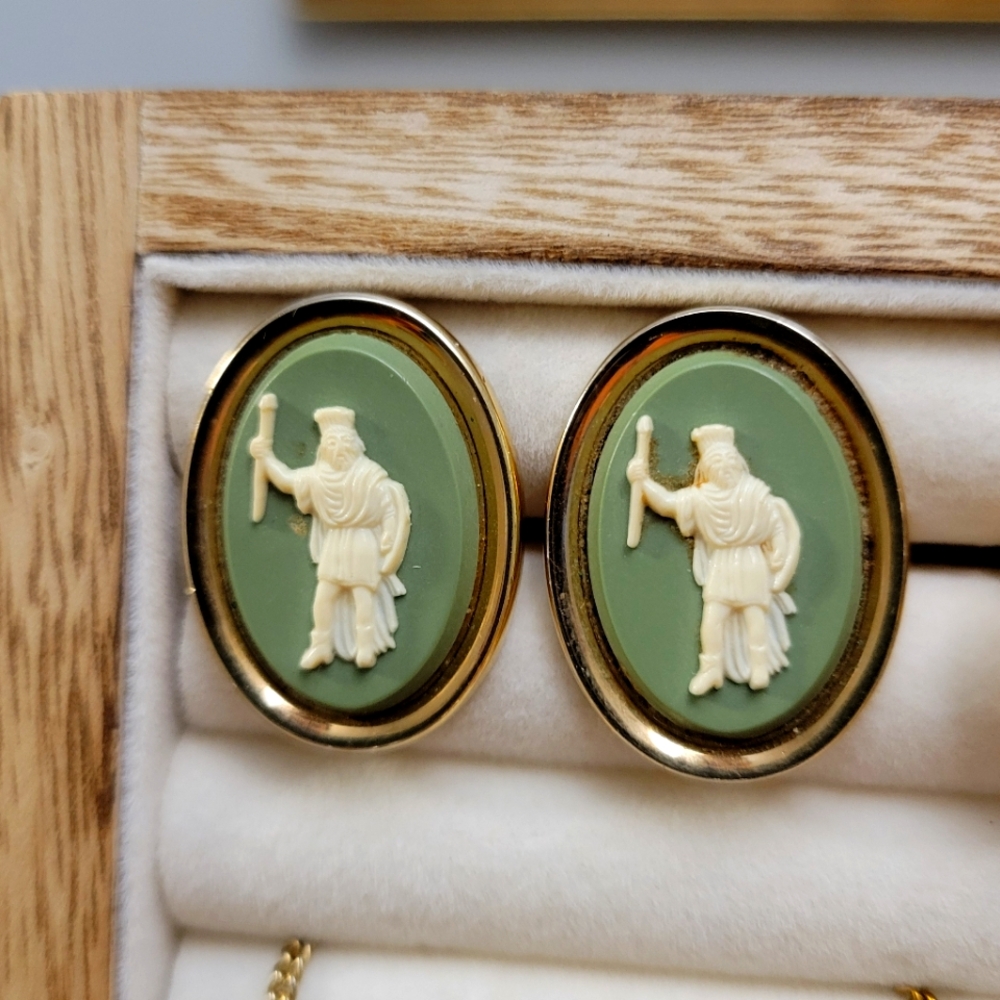 Vintage SWANK Lucite Green Men's Cufflinks
